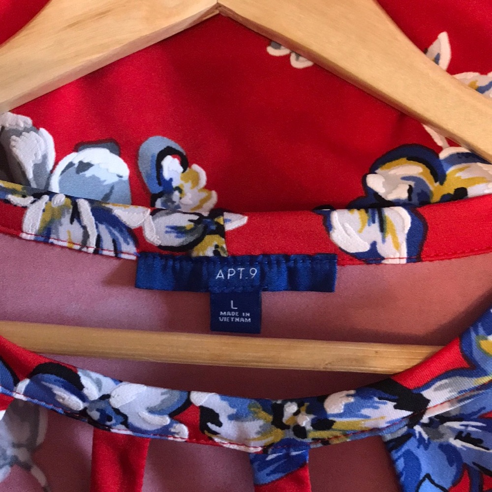 Fun red dress - Picture 3 of 4